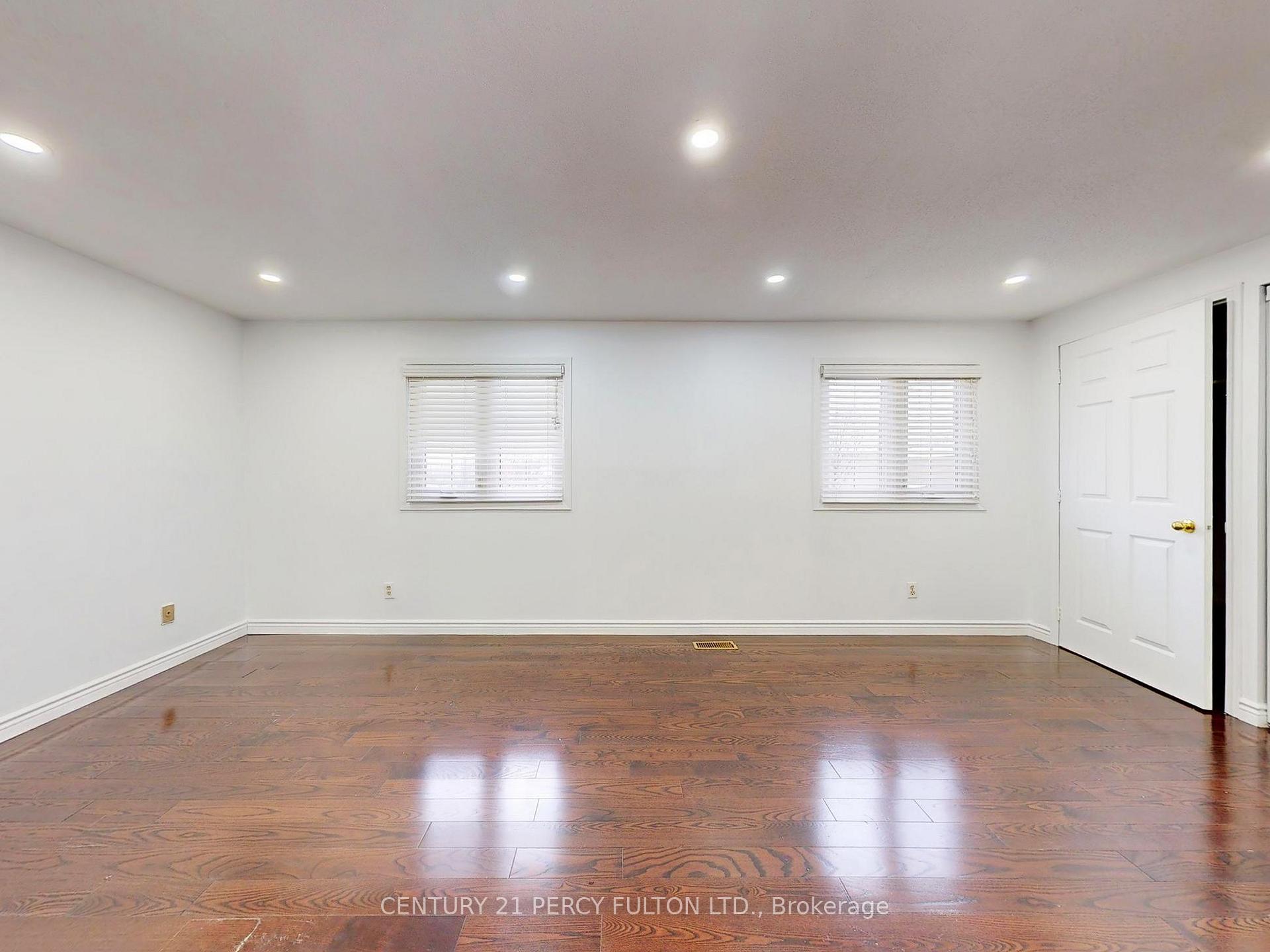 Photo 16 of 43 William Honey Crescent, Markham, Middlefield — HOMEH