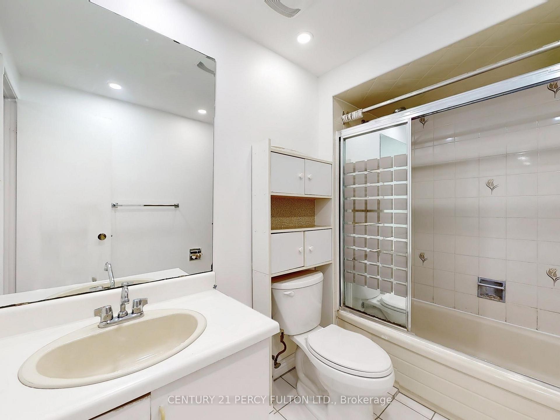 Photo 18 of 43 William Honey Crescent, Markham, Middlefield — HOMEH