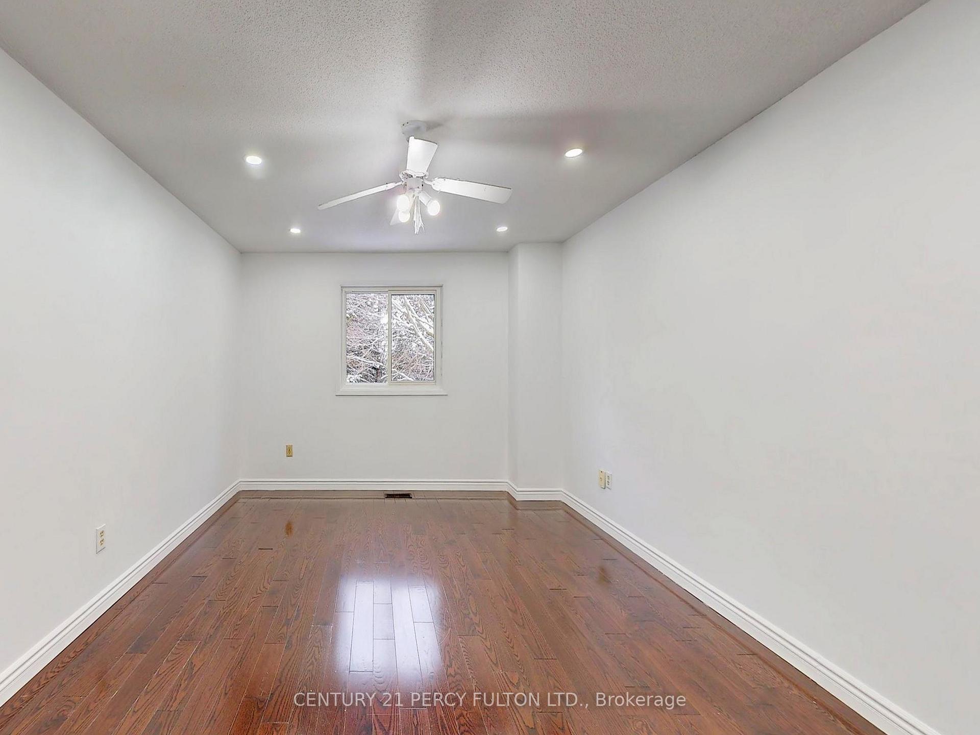 Photo 20 of 43 William Honey Crescent, Markham, Middlefield — HOMEH