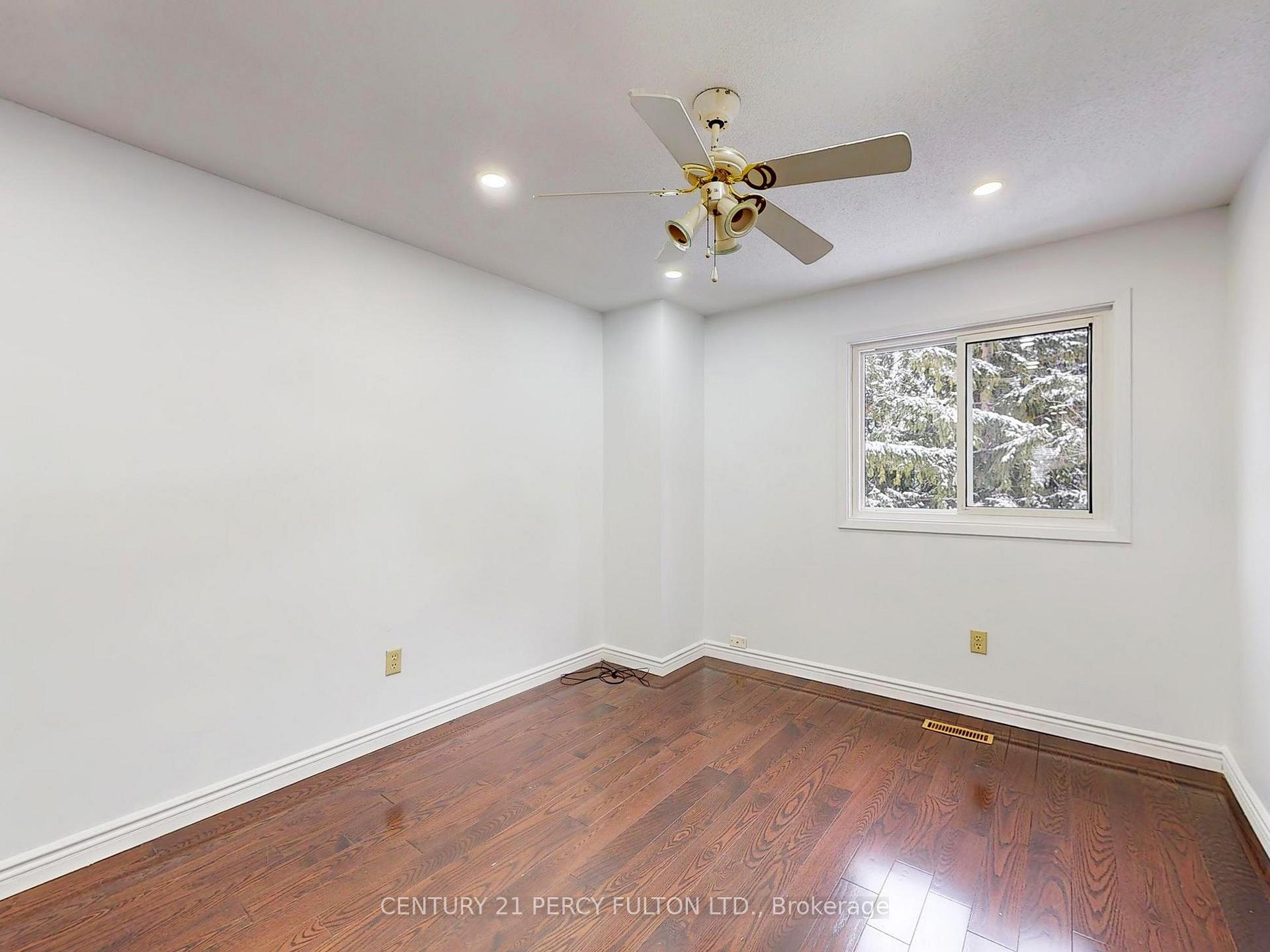 Photo 22 of 43 William Honey Crescent, Markham, Middlefield — HOMEH