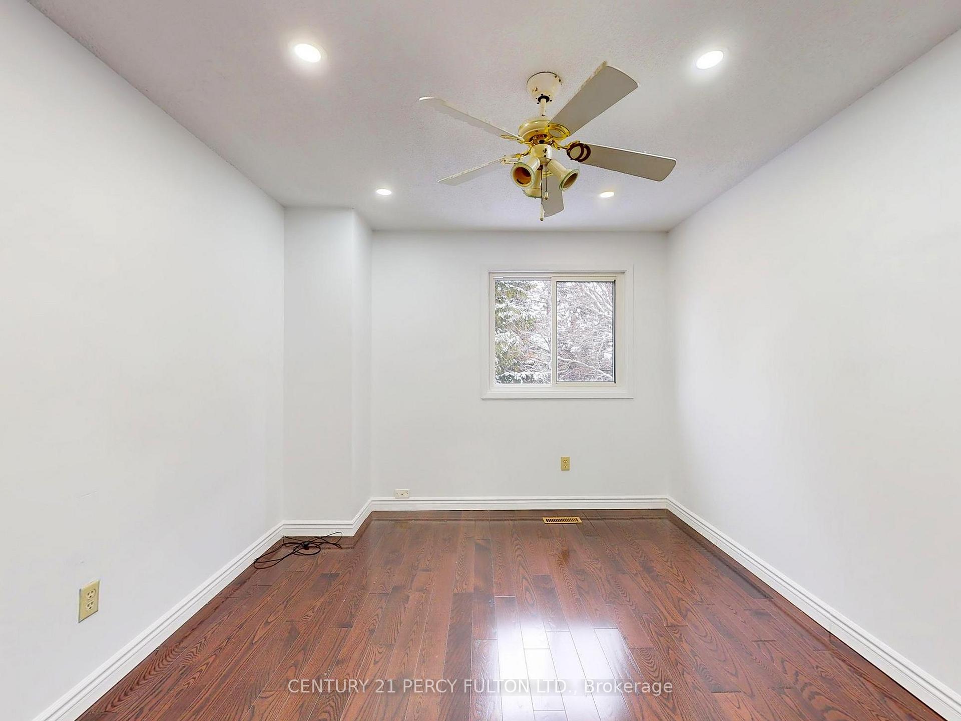 Photo 23 of 43 William Honey Crescent, Markham, Middlefield — HOMEH