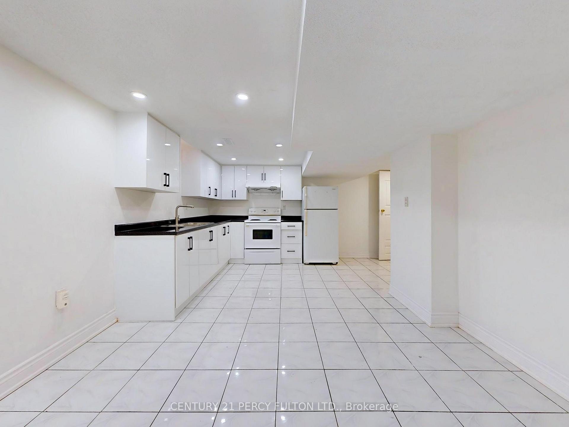 Photo 27 of 43 William Honey Crescent, Markham, Middlefield — HOMEH