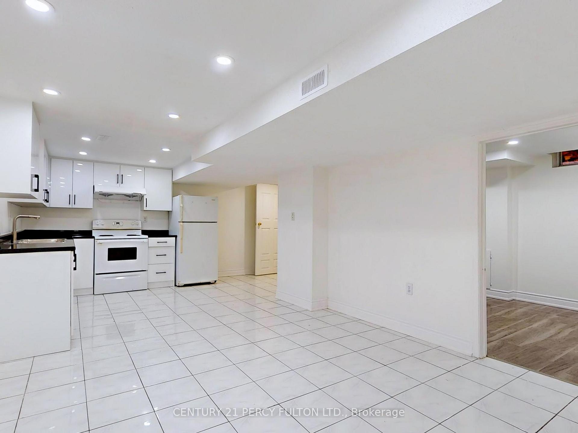 Photo 28 of 43 William Honey Crescent, Markham, Middlefield — HOMEH