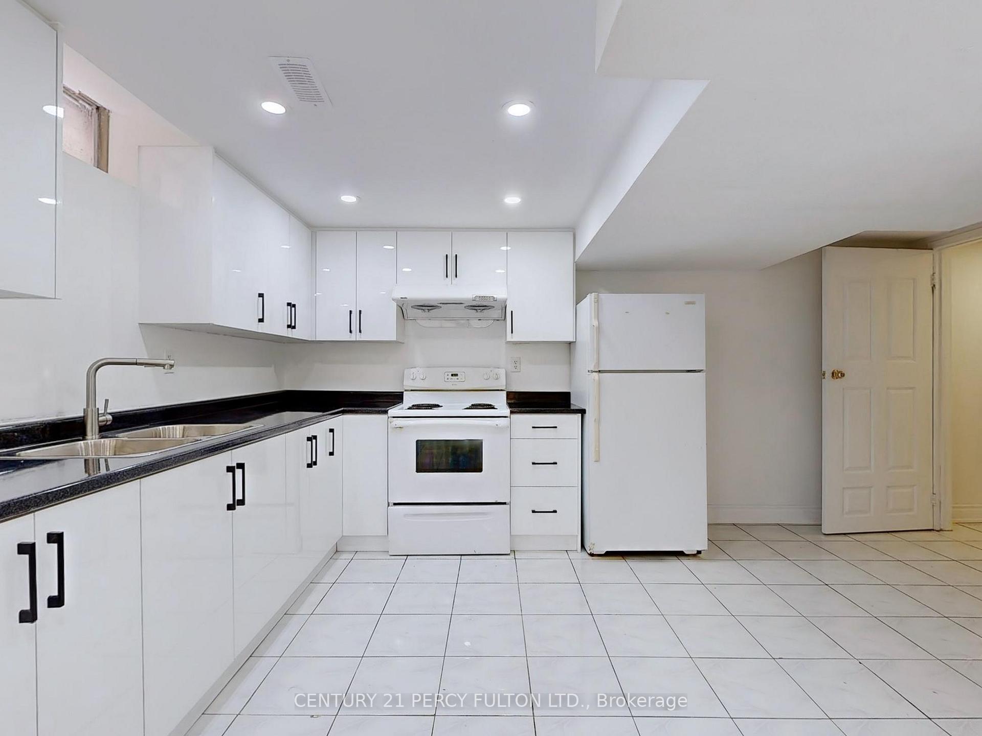 Photo 29 of 43 William Honey Crescent, Markham, Middlefield — HOMEH