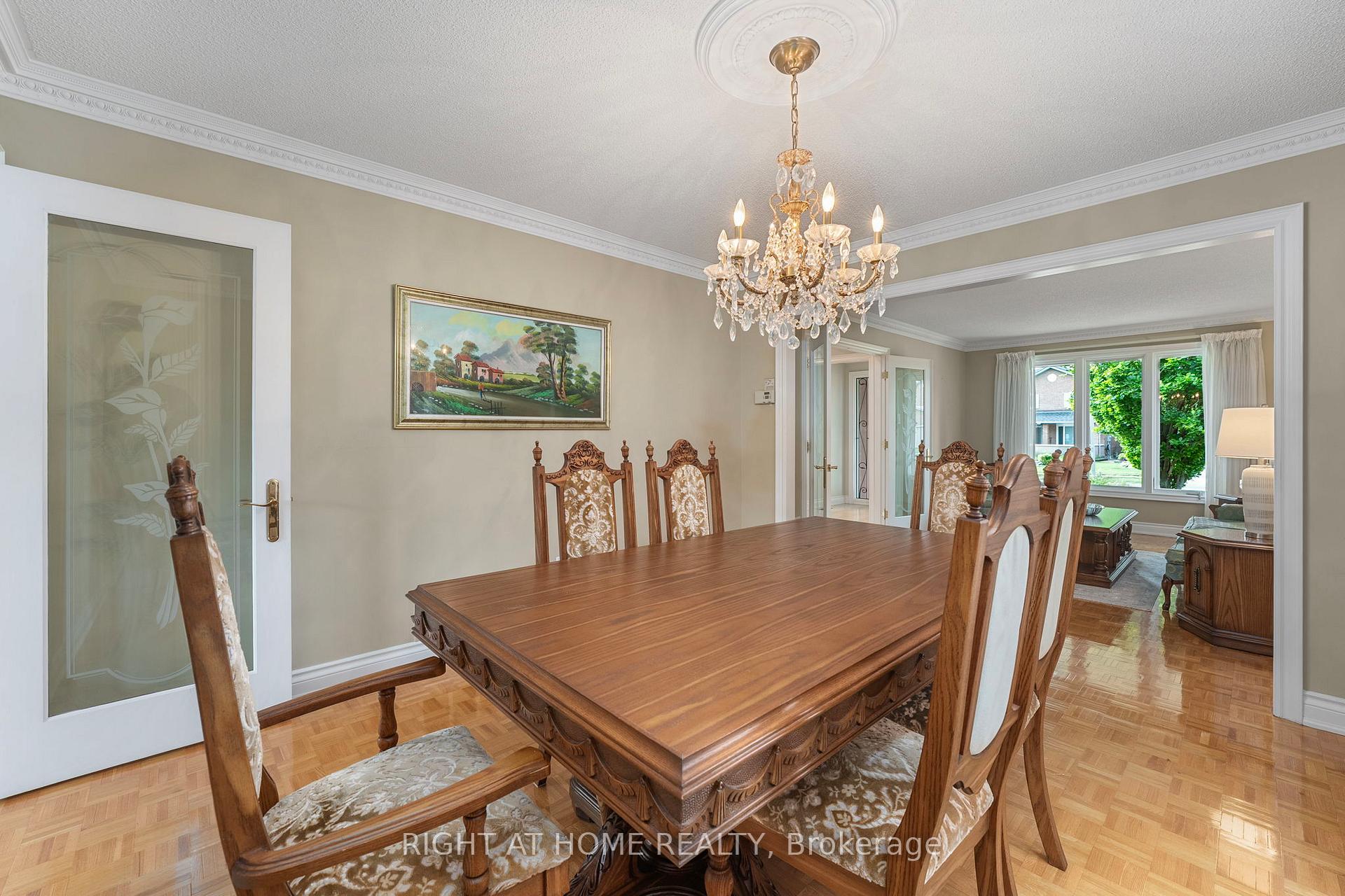 Photo 9 of 52 Spring Town Road, Vaughan, East Woodbridge — HOMEH