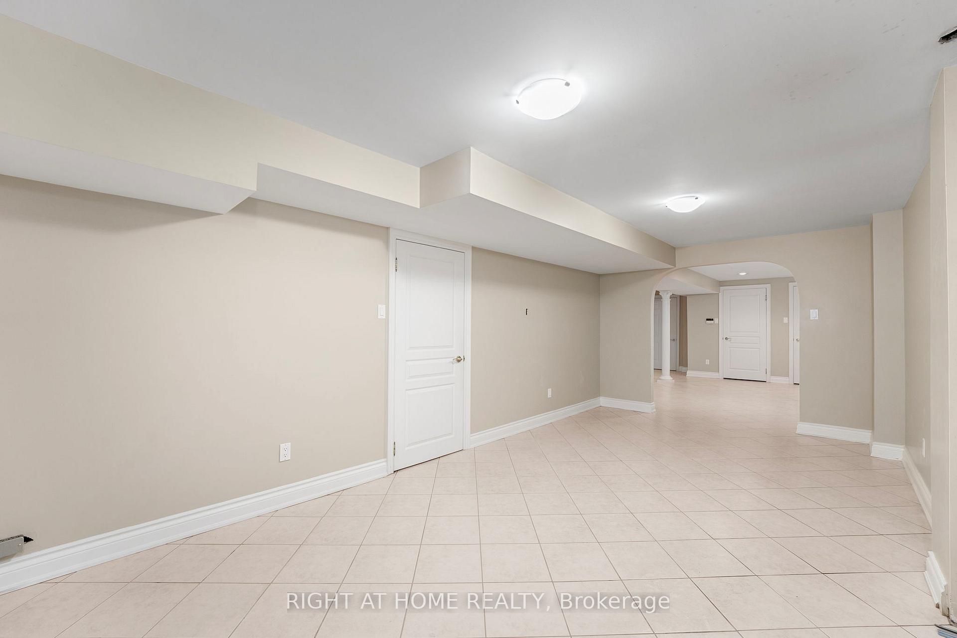 Photo 19 of 52 Spring Town Road, Vaughan, East Woodbridge — HOMEH