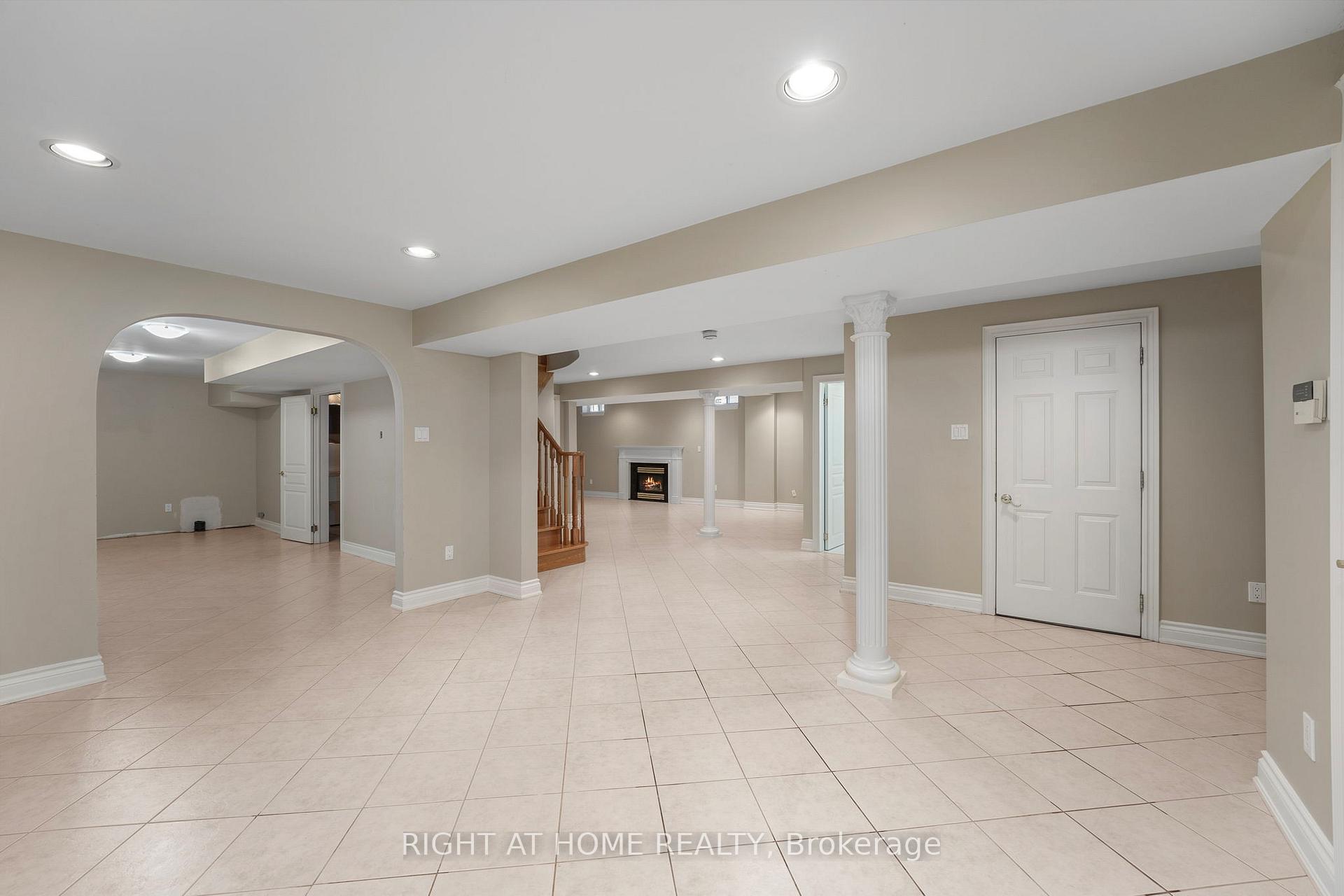 Photo 20 of 52 Spring Town Road, Vaughan, East Woodbridge — HOMEH