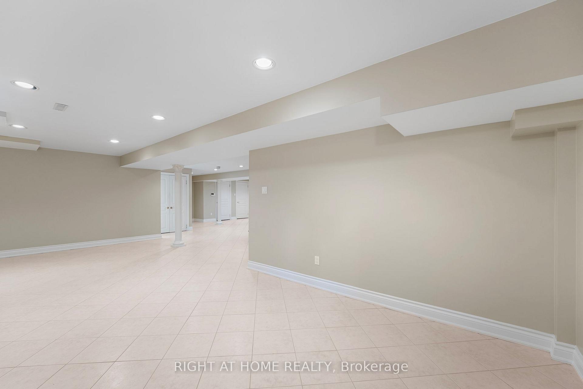Photo 22 of 52 Spring Town Road, Vaughan, East Woodbridge — HOMEH