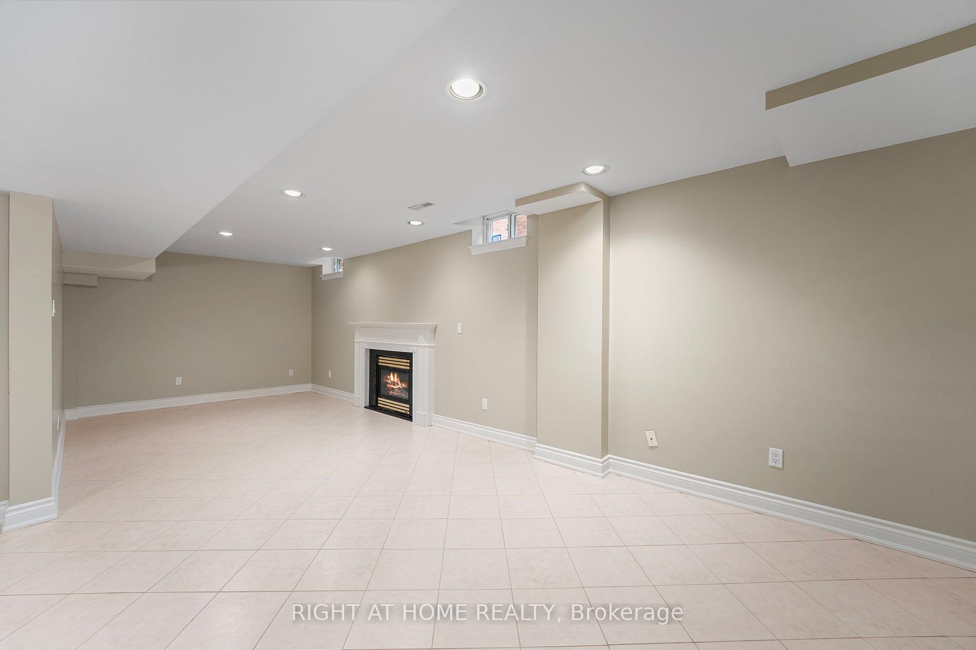 Photo 23 of 52 Spring Town Road, Vaughan, East Woodbridge — HOMEH