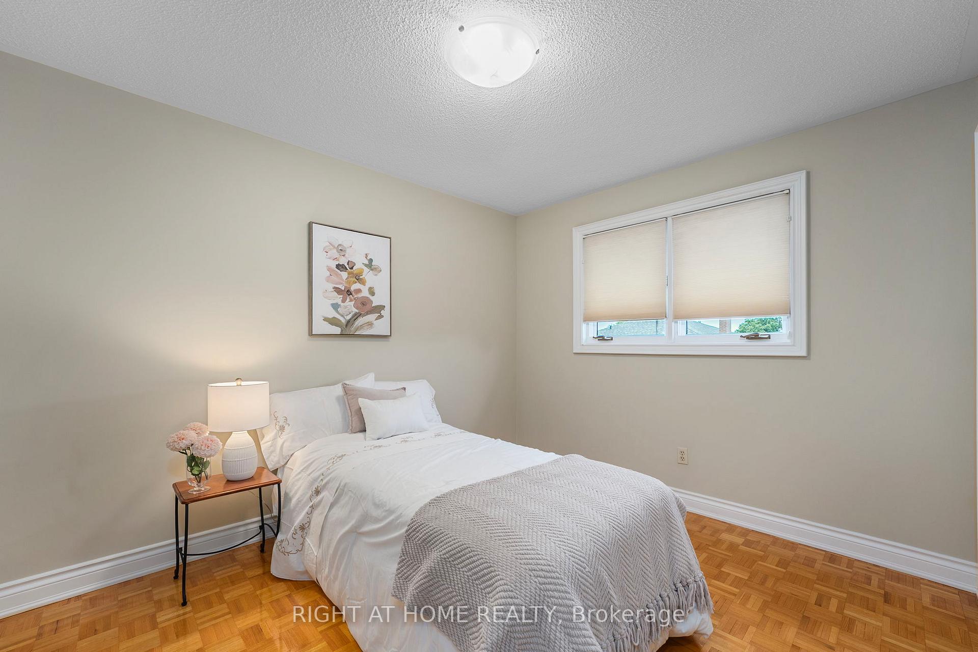 Photo 29 of 52 Spring Town Road, Vaughan, East Woodbridge — HOMEH