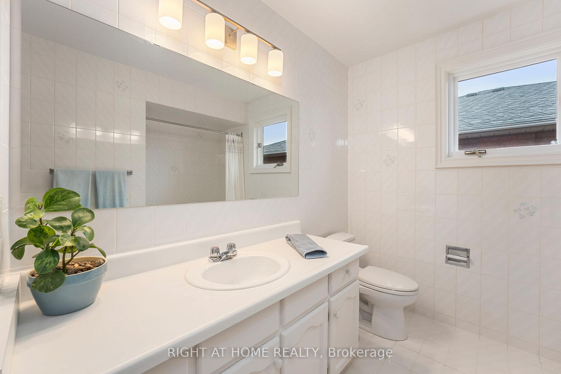 Photo 31 of 52 Spring Town Road, Vaughan, East Woodbridge — HOMEH