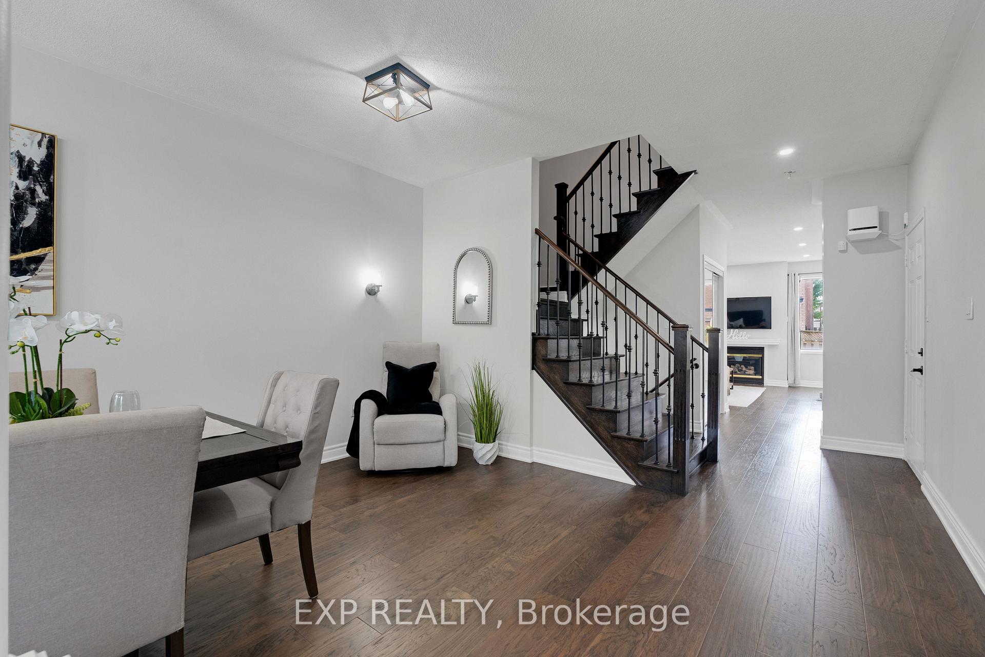 Photo 5 of 156 Dolce Crescent, Vaughan, Vellore Village — HOMEH