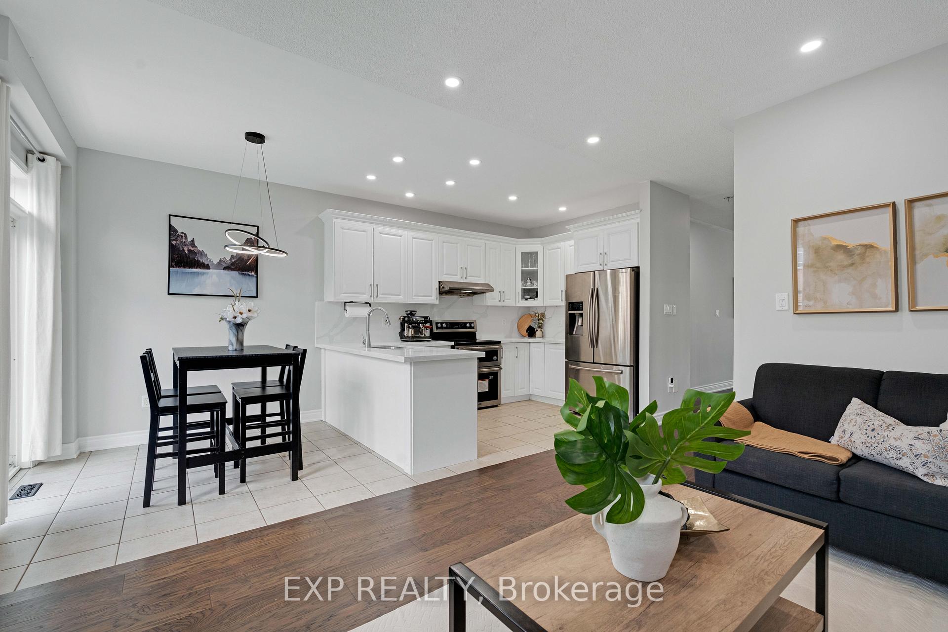 Photo 8 of 156 Dolce Crescent, Vaughan, Vellore Village — HOMEH
