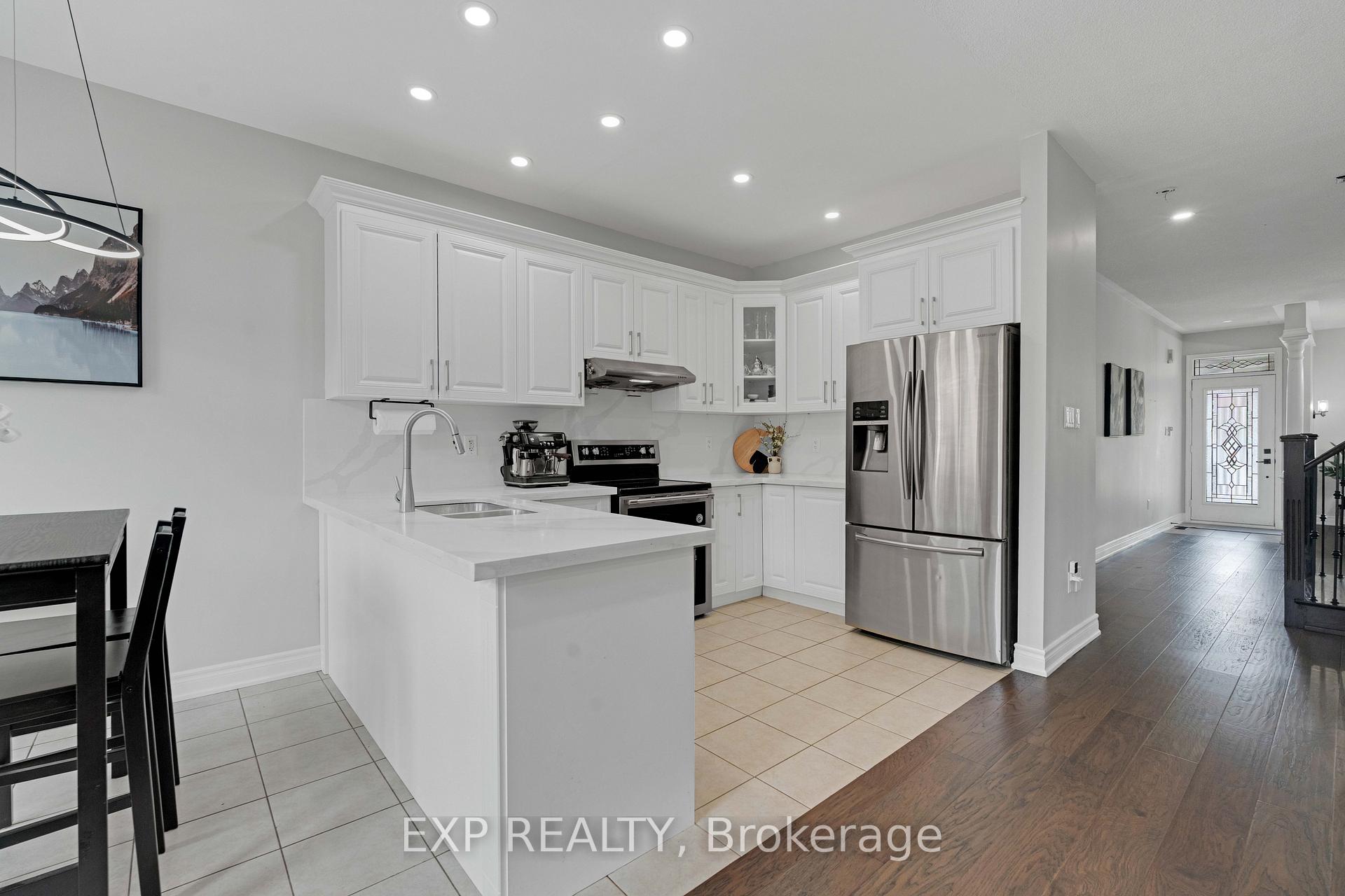 Photo 9 of 156 Dolce Crescent, Vaughan, Vellore Village — HOMEH
