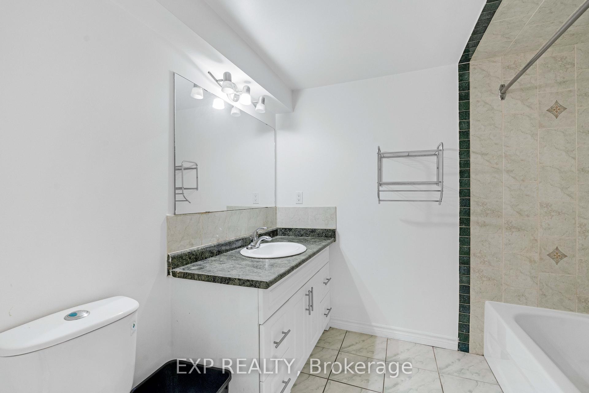 Photo 32 of 156 Dolce Crescent, Vaughan, Vellore Village — HOMEH