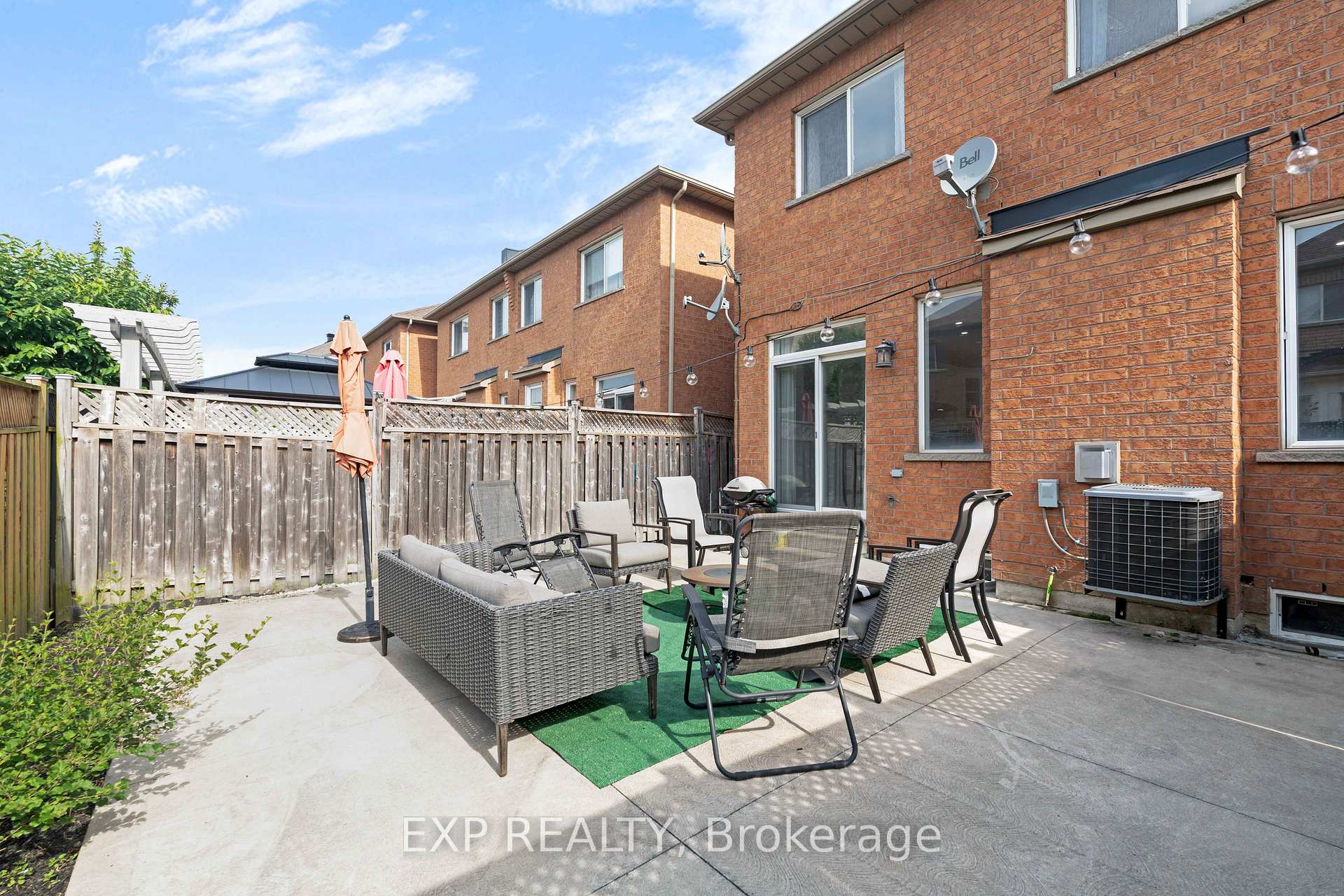 Photo 34 of 156 Dolce Crescent, Vaughan, Vellore Village — HOMEH