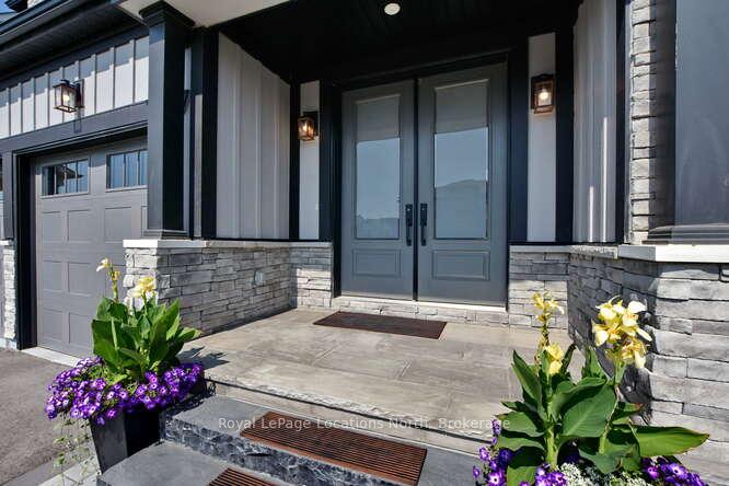 Photo 2 of 128 Springside Crescent, Blue Mountains — HOMEH
