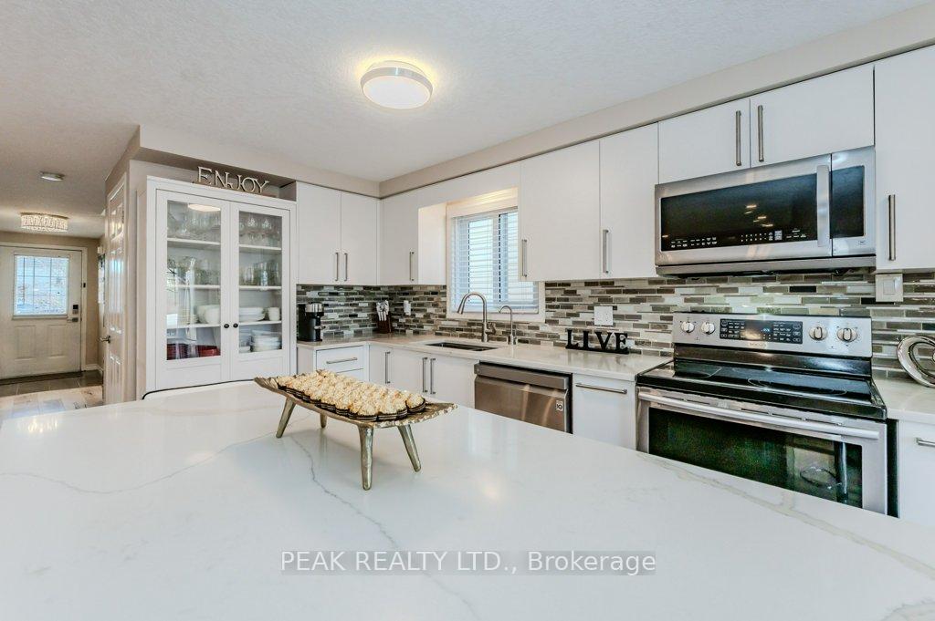 Photo 10 of 916 Atlantic Boulevard, Waterloo — HOMEH