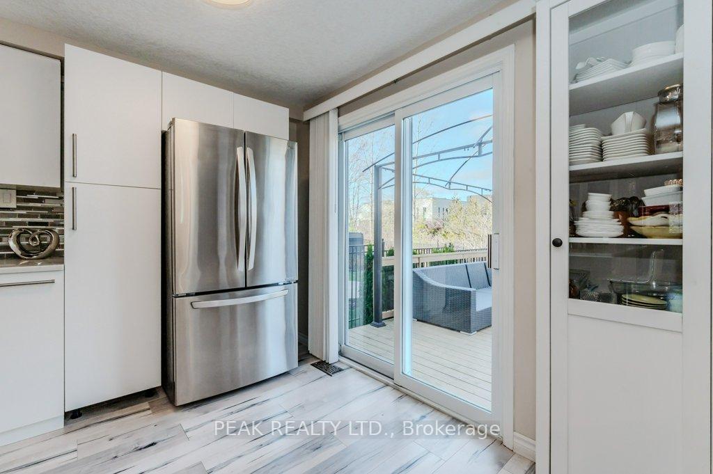 Photo 11 of 916 Atlantic Boulevard, Waterloo — HOMEH