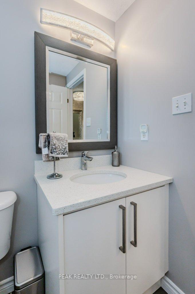 Photo 13 of 916 Atlantic Boulevard, Waterloo — HOMEH