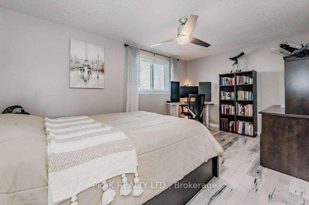 Photo 16 of 916 Atlantic Boulevard, Waterloo — HOMEH