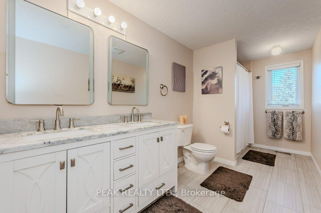 Photo 18 of 916 Atlantic Boulevard, Waterloo — HOMEH
