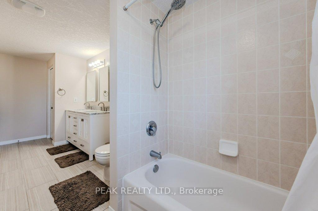 Photo 19 of 916 Atlantic Boulevard, Waterloo — HOMEH