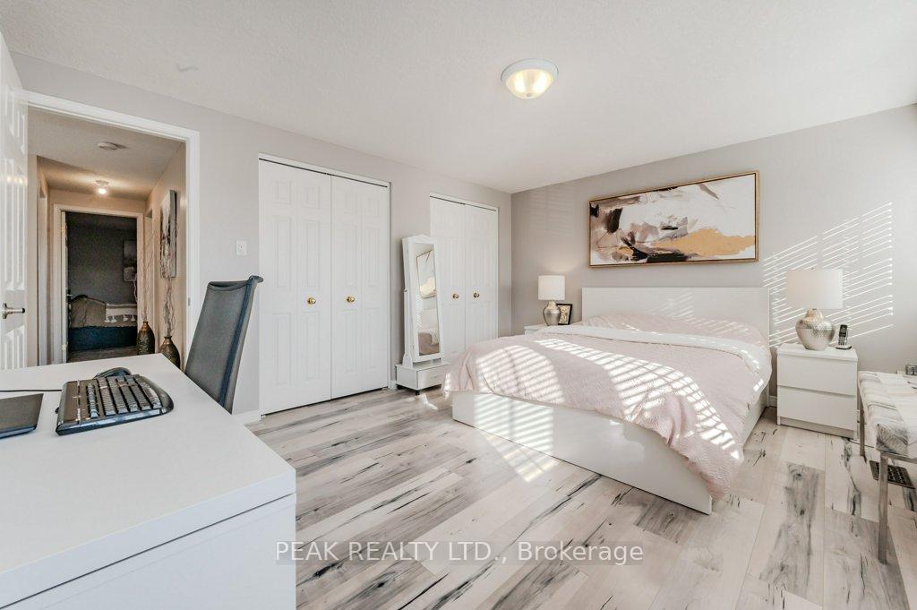 Photo 22 of 916 Atlantic Boulevard, Waterloo — HOMEH