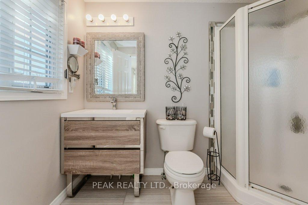 Photo 23 of 916 Atlantic Boulevard, Waterloo — HOMEH