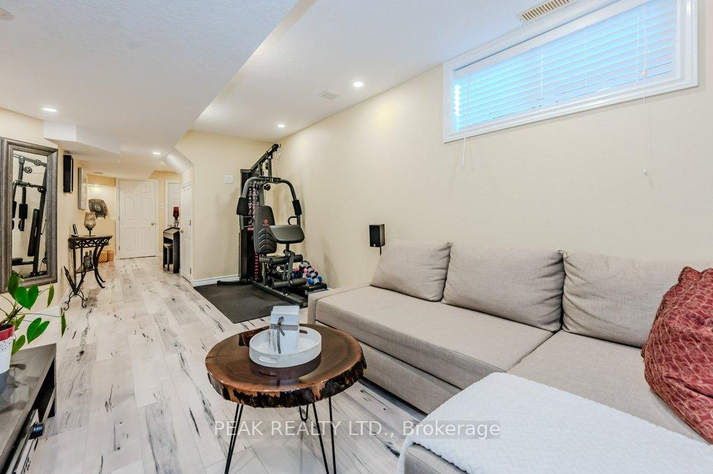 Photo 27 of 916 Atlantic Boulevard, Waterloo — HOMEH