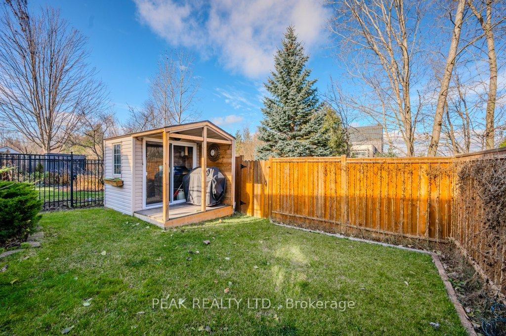Photo 33 of 916 Atlantic Boulevard, Waterloo — HOMEH