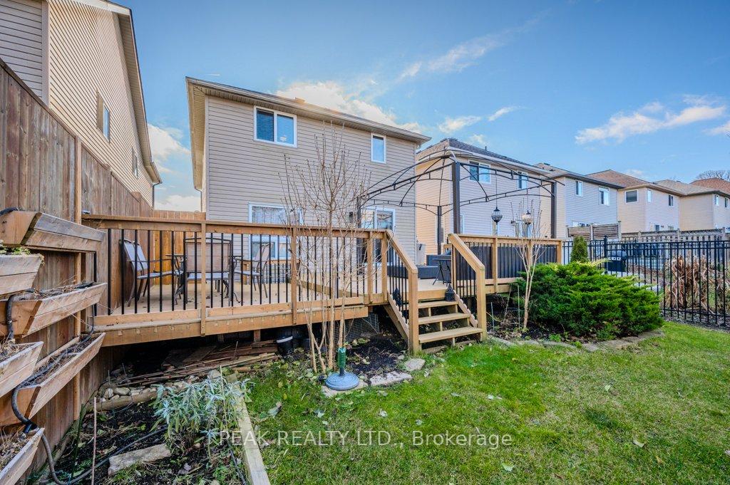 Photo 34 of 916 Atlantic Boulevard, Waterloo — HOMEH