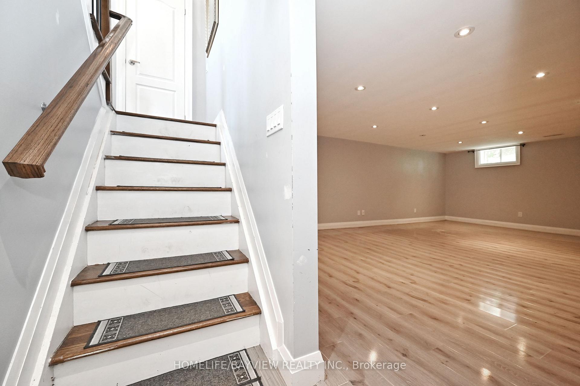 Photo 32 of 21 Browning Court, Aurora, Aurora Highlands — HOMEH
