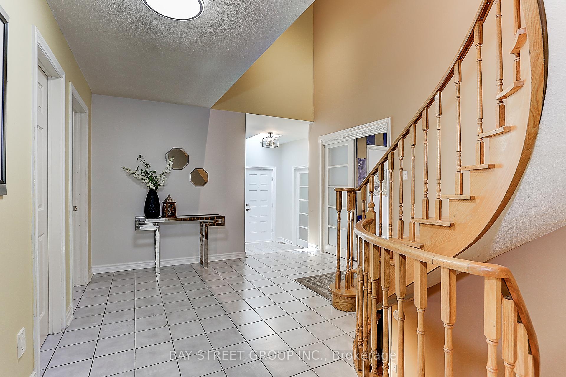 Photo 7 of 34 Brooklyn Crescent, Markham, Markville — HOMEH