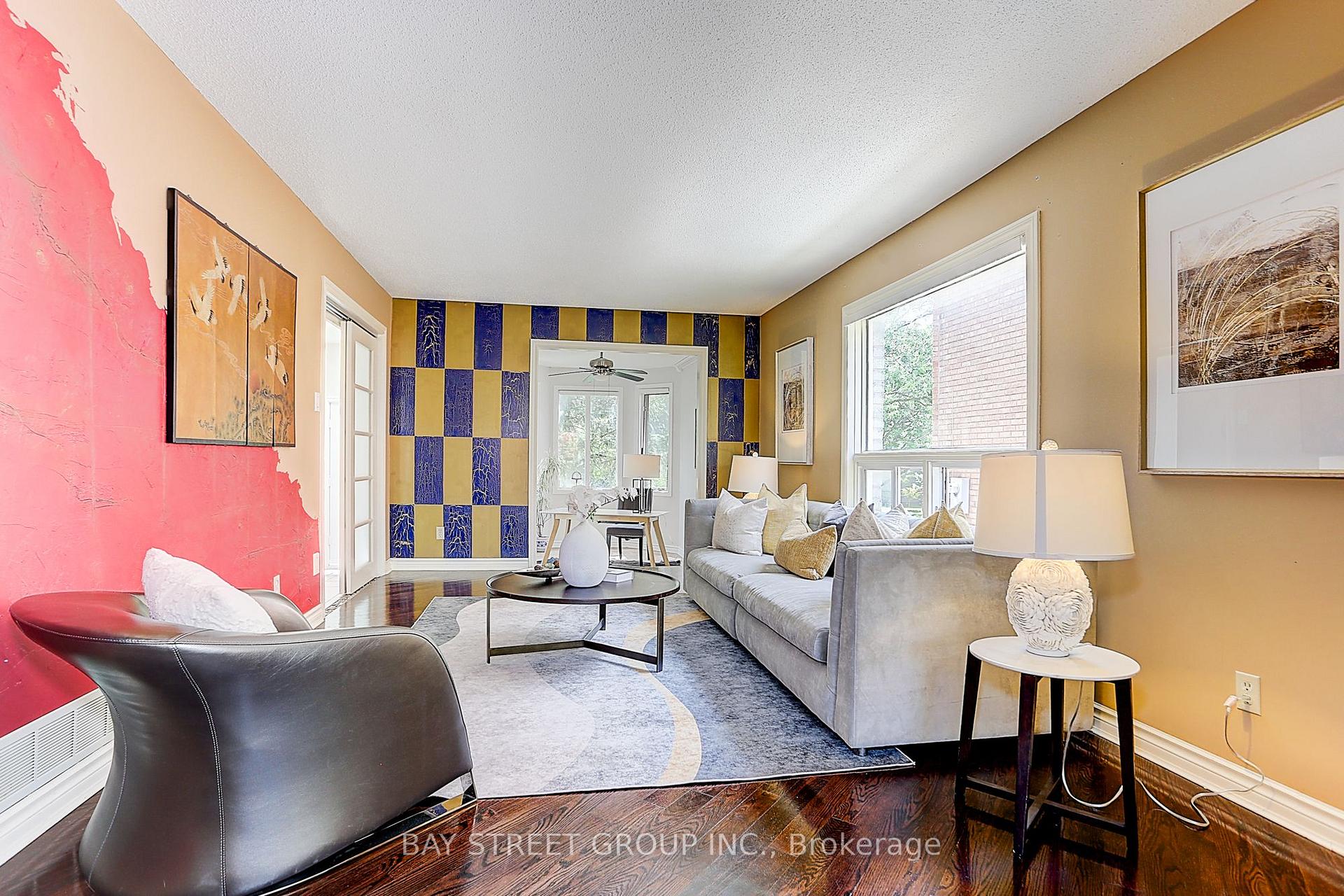 Photo 12 of 34 Brooklyn Crescent, Markham, Markville — HOMEH