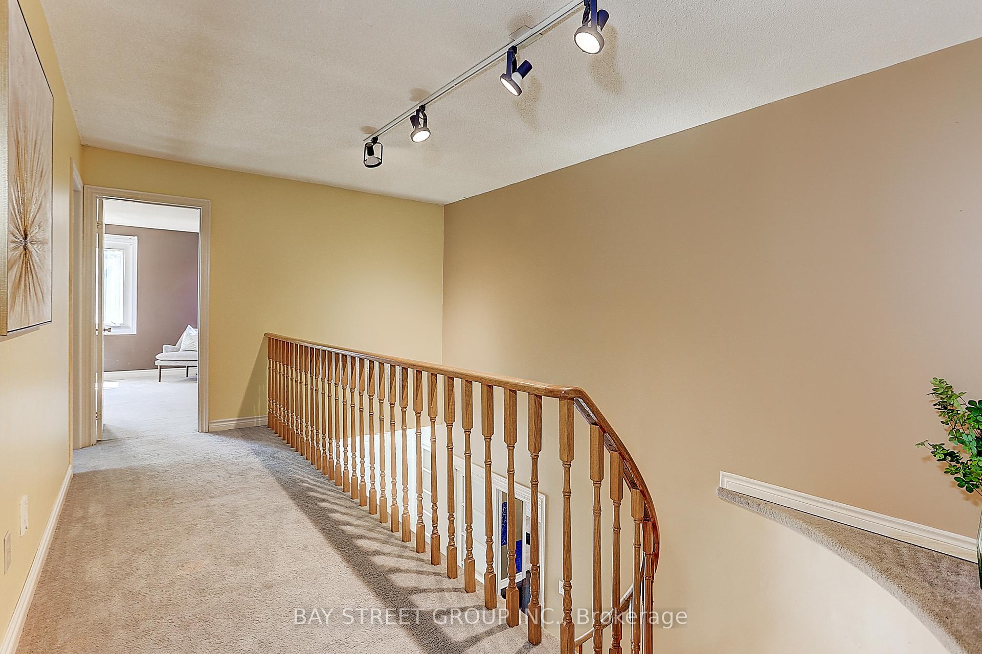 Photo 22 of 34 Brooklyn Crescent, Markham, Markville — HOMEH