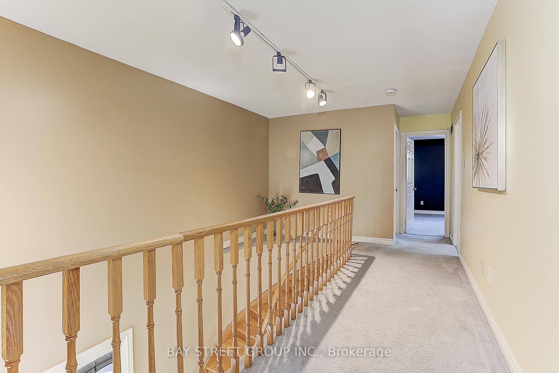Photo 23 of 34 Brooklyn Crescent, Markham, Markville — HOMEH