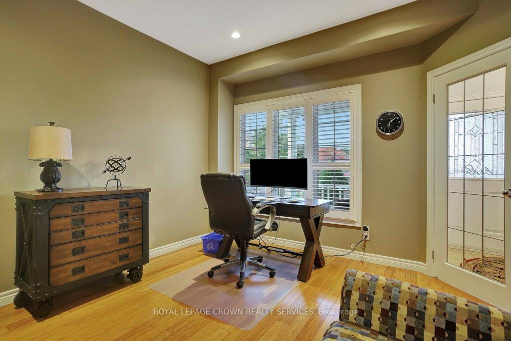 Photo 5 of 441 Woodrow Drive, Waterloo — HOMEH