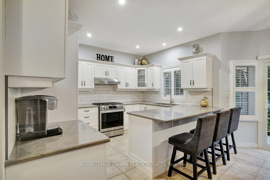 Photo 11 of 441 Woodrow Drive, Waterloo — HOMEH