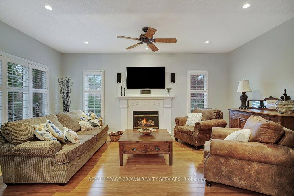 Photo 14 of 441 Woodrow Drive, Waterloo — HOMEH