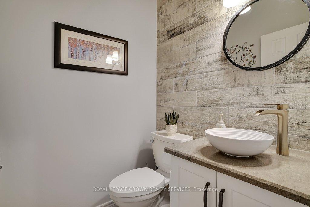 Photo 15 of 441 Woodrow Drive, Waterloo — HOMEH