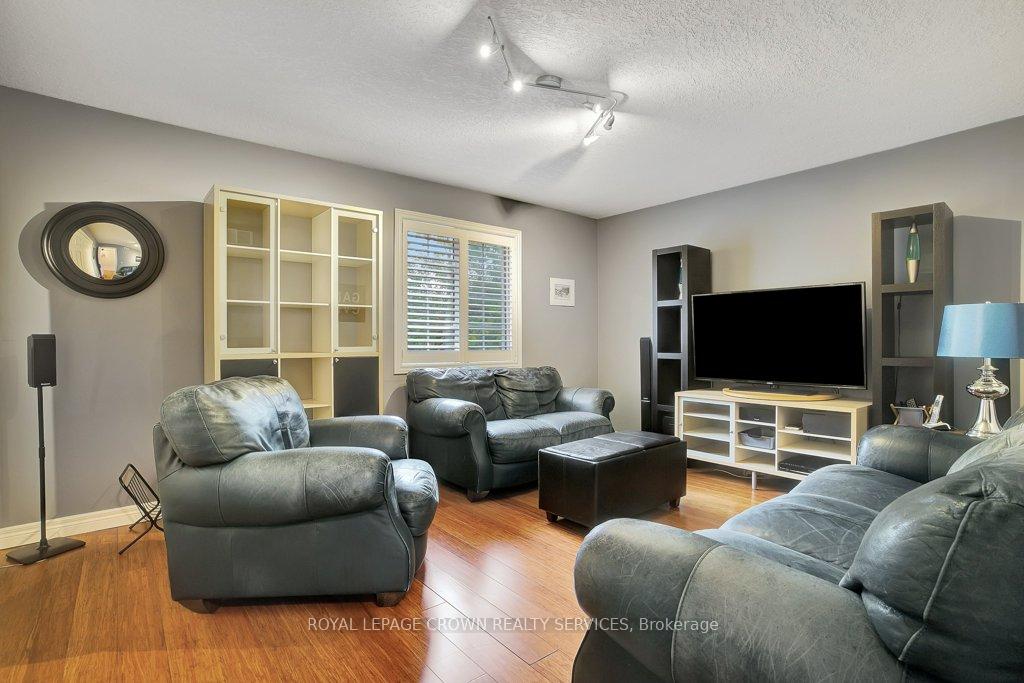 Photo 18 of 441 Woodrow Drive, Waterloo — HOMEH
