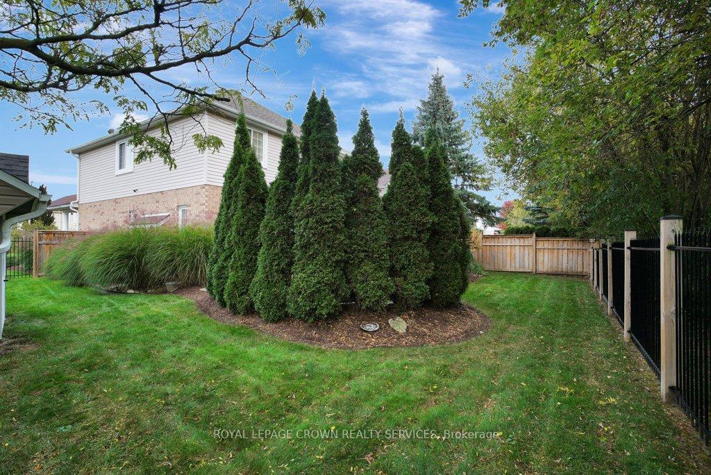 Photo 32 of 441 Woodrow Drive, Waterloo — HOMEH
