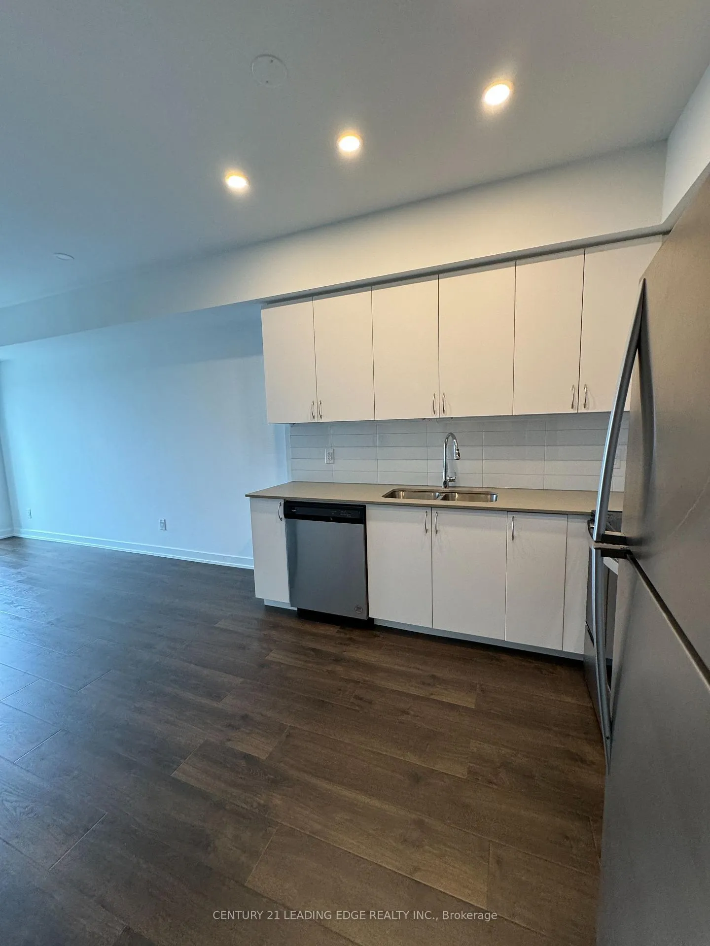 Photo 5 of Unit 1210, 56 Lakeside Terrace, Barrie, Little Lake — HOMEH