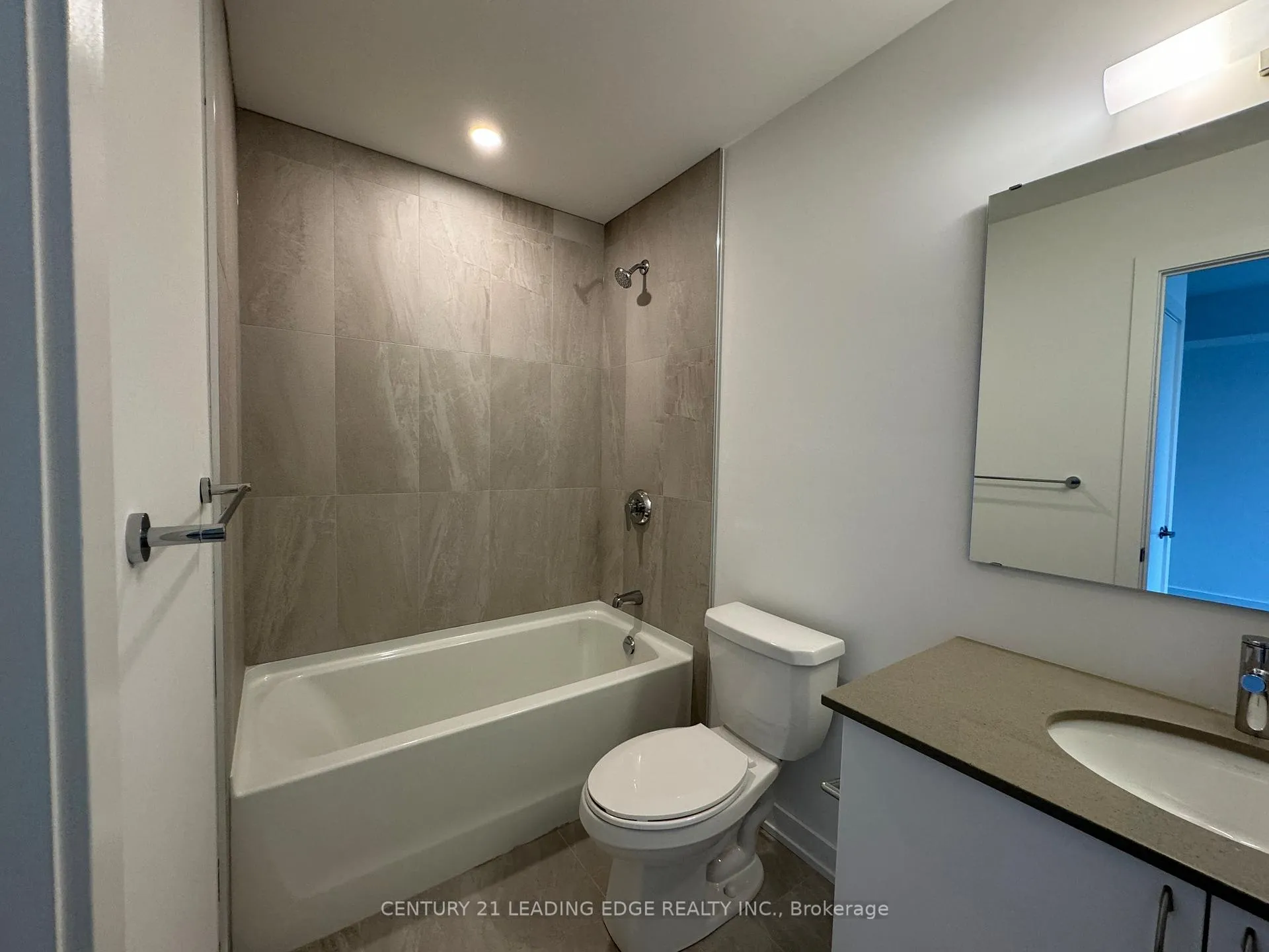 Photo 37 of Unit 1210, 56 Lakeside Terrace, Barrie, Little Lake — HOMEH