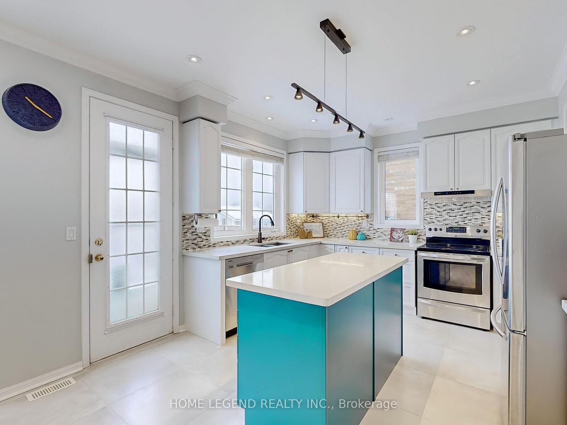 Photo 11 of 29 Wiltshire Drive, Markham, Berczy — HOMEH