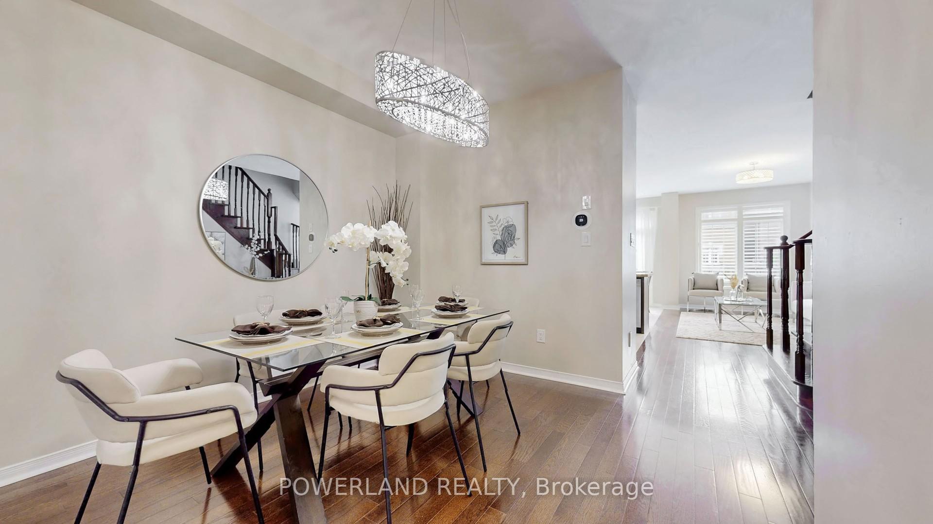 Photo 8 of 111 Spruce Pine Crescent, Vaughan, Patterson — HOMEH