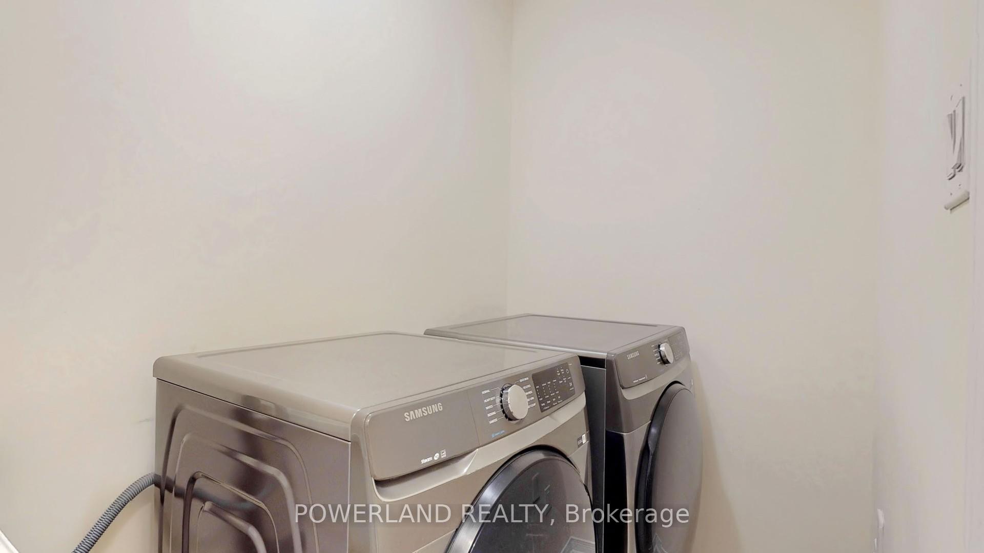 Photo 15 of 111 Spruce Pine Crescent, Vaughan, Patterson — HOMEH