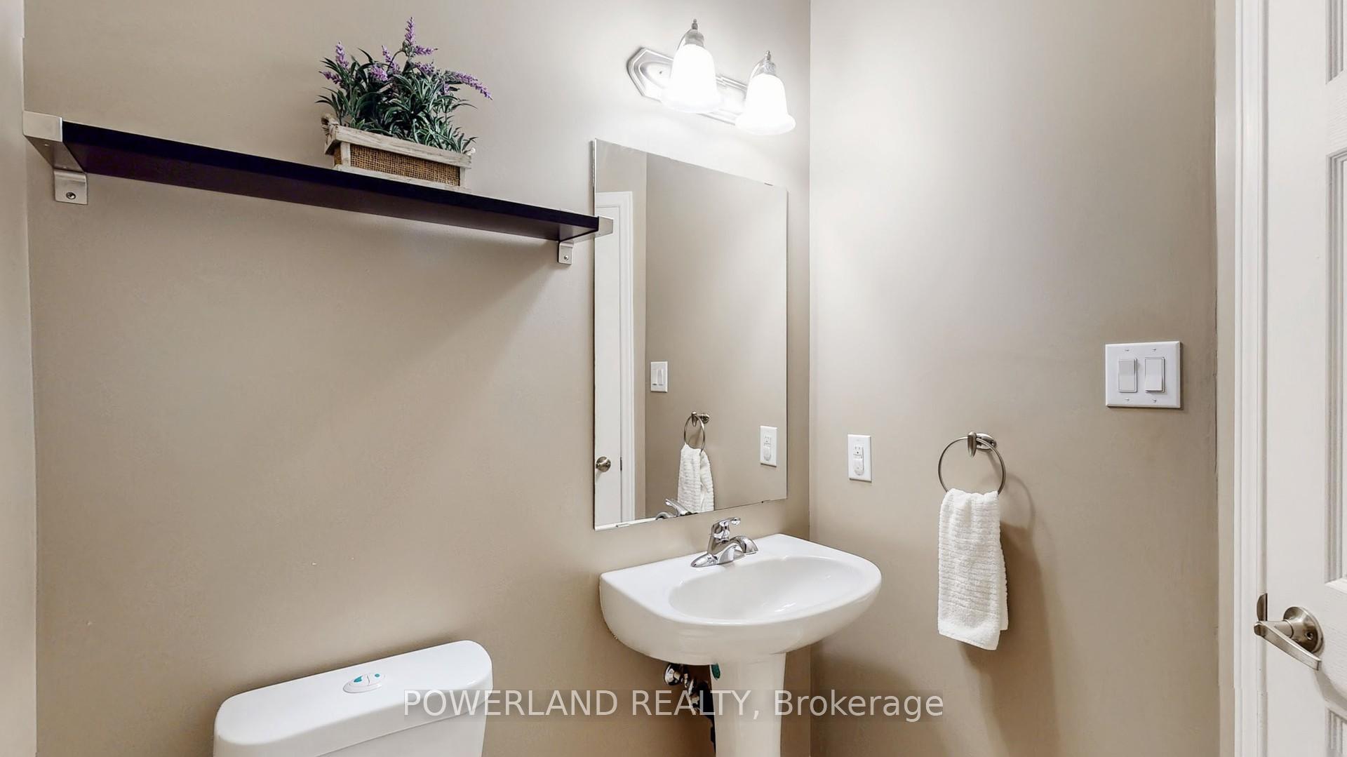 Photo 16 of 111 Spruce Pine Crescent, Vaughan, Patterson — HOMEH