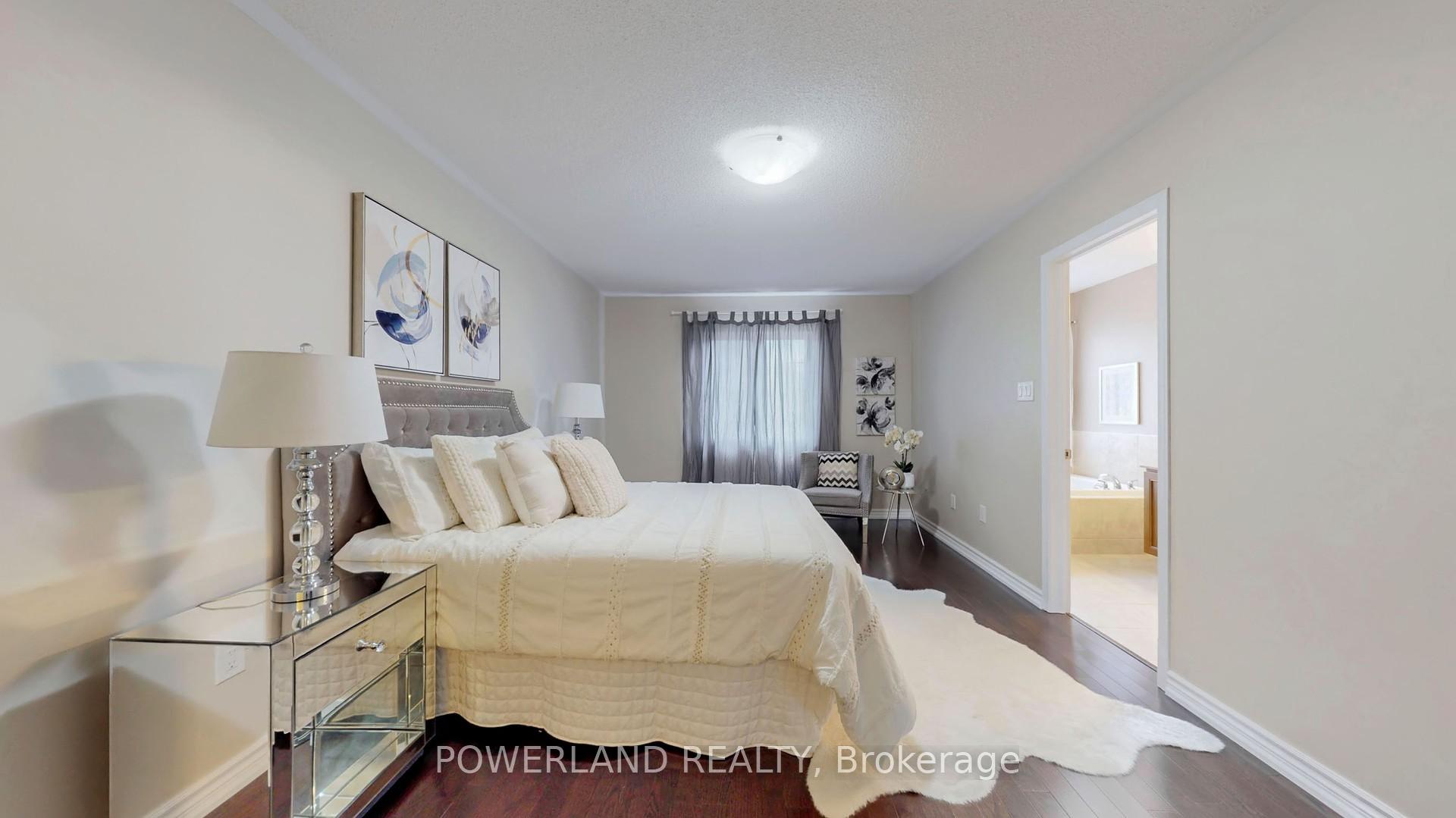 Photo 18 of 111 Spruce Pine Crescent, Vaughan, Patterson — HOMEH